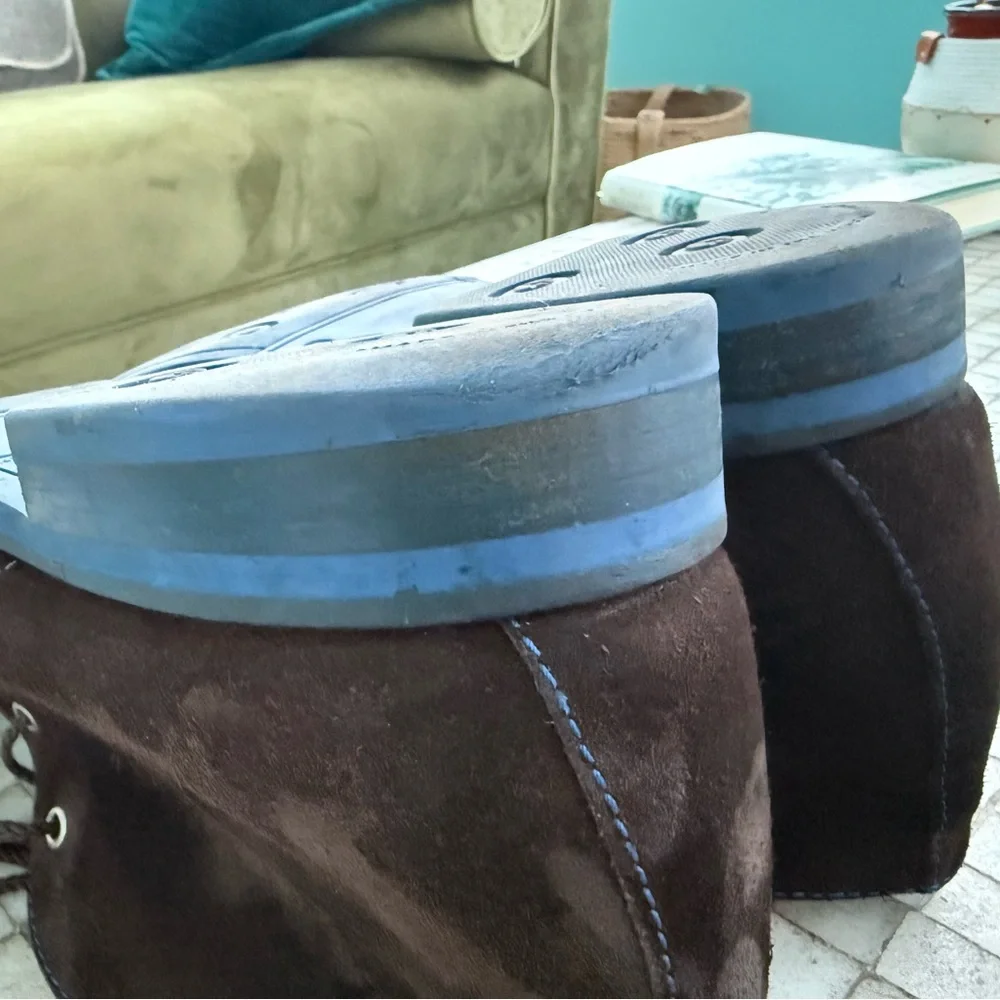 Donald J Pliner Italian crafted, pointed toe Chukka boots.